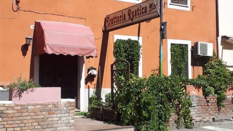                           LOCALE COMMERCIALE